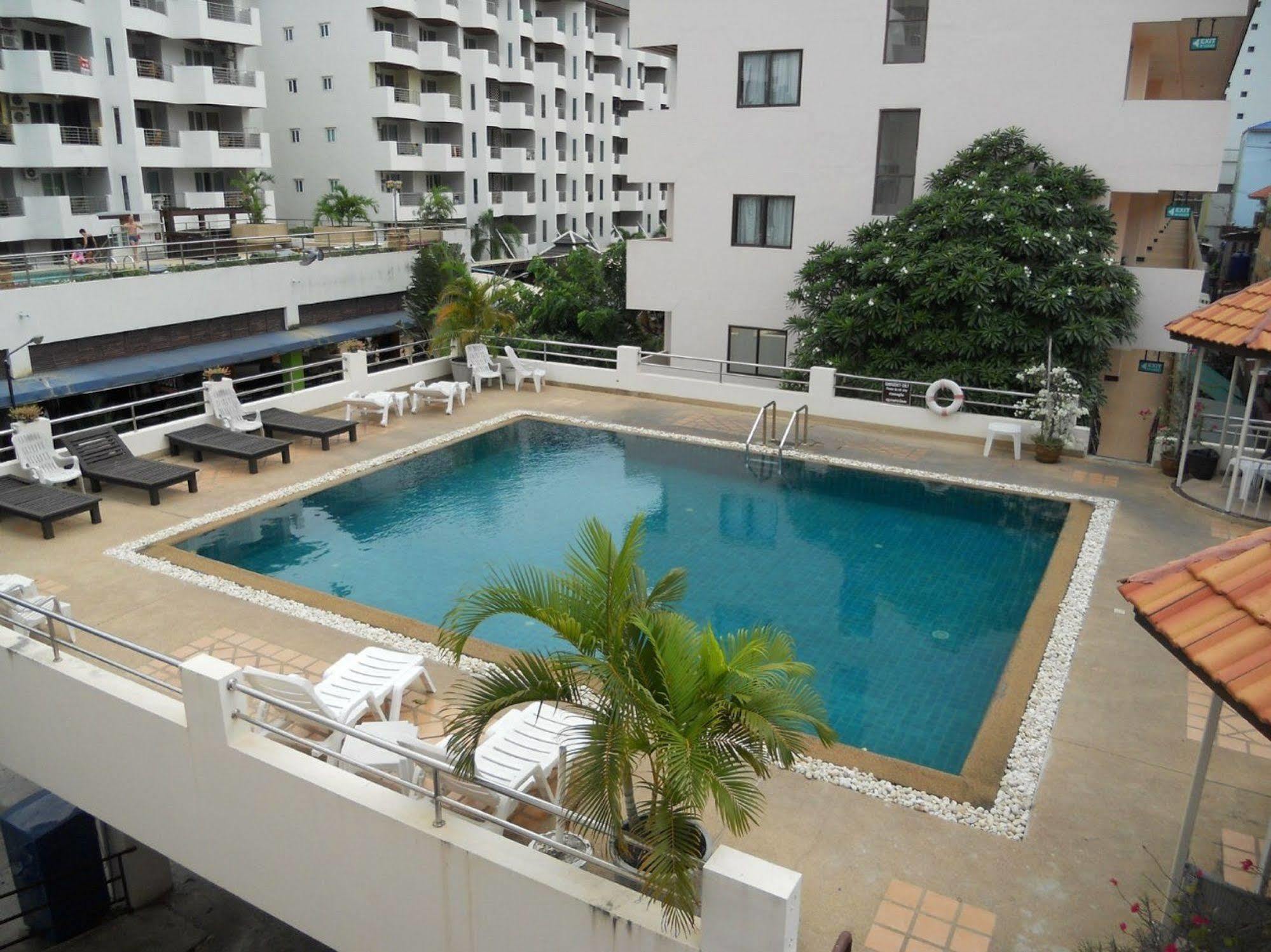 Jomtien Good Luck Apartment Esterno foto